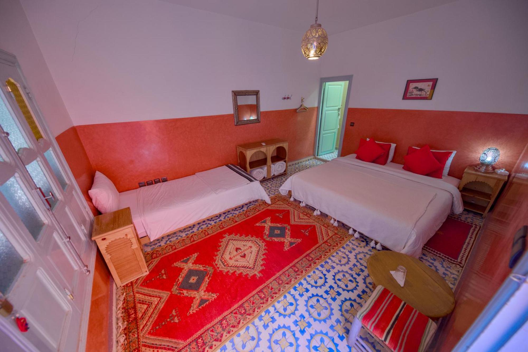 Maison D'Hotes Dar Farhana Tajda Exteriör bild