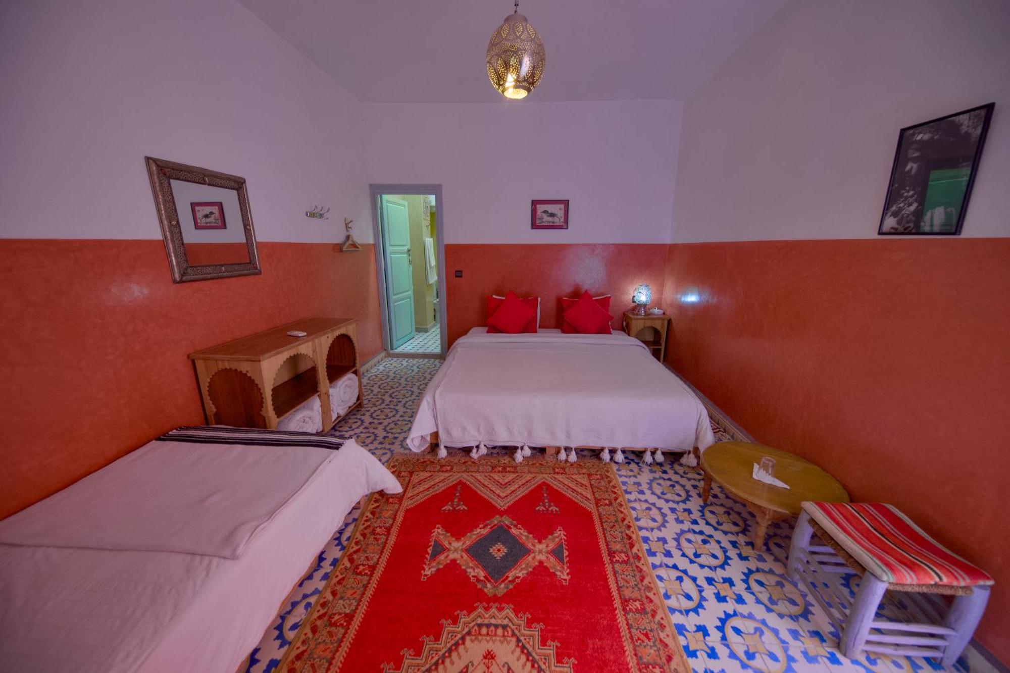 Maison D'Hotes Dar Farhana Tajda Exteriör bild