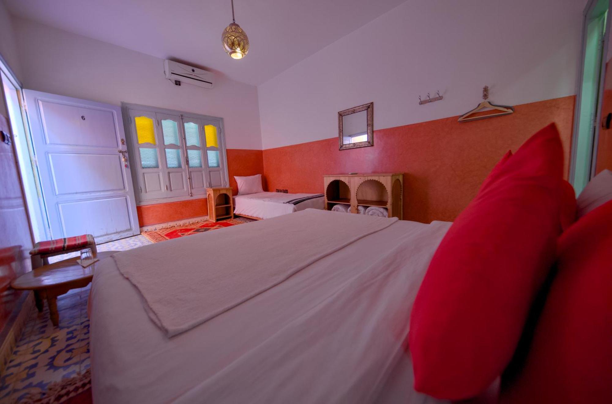 Maison D'Hotes Dar Farhana Tajda Exteriör bild